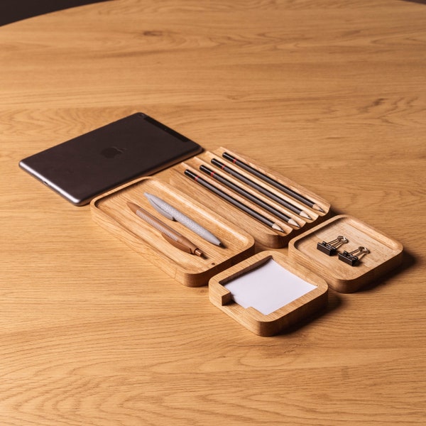 A wooden office accessories set, a 4-piece set of office accessories.