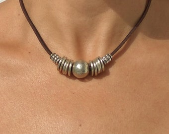 Silber Kugel Choker für Frauen, Leder Halskette für Frauen, Silber Perlen Halskette, Silber Perlen Choker, Boho Choker, Boho Choker, Endia