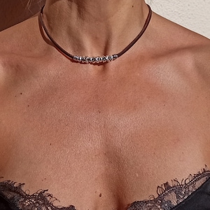 Leder Halskette für Frauen, Silber Perlen Halskette, Statement Halskette, Halskette für jeden Tag, Boho Halskette, Boho Halskette, Hippie Halskette Bild 5