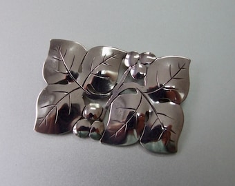 ハンドメイドのスターリングシルバーのヴィンテージブローチ。芸術品や工芸品。手作り。