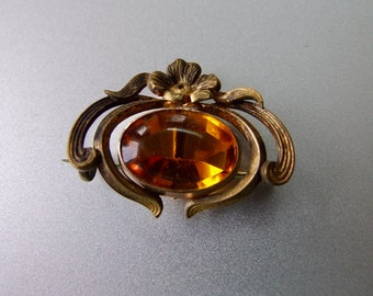 Spilla antica vittoriana in ottone con citrino ovale