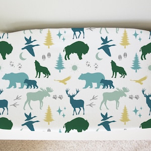 Housse de matelas à langer forêt bébé garçon, housse de coussin animaux de la forêt, chambre de bébé sur le thème des bois, literie de lit de bébé laine, ensemble forêt bébé garçon