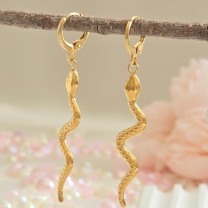 18K Gold Filled Dainty Snake Shaped Charm Huggie - Stainless Steel Hoop Earrings - Minimalist Earrings for Women -  Edgy Animal Earring