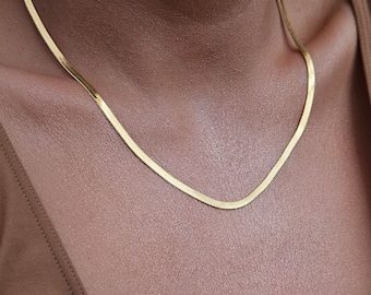 Herringbone Chain Necklace in 18K Gold