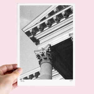 Impresión fotográfica en risografía – Columnas corintias de la Ópera de Múnich: A5 | 13 × 18 cm