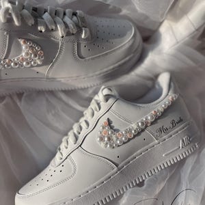Nike roses Wedding Sneakers ,Air force wedding bride sneakers ,Custom Wedding Sneakers for Bride,Personalized rose pearl wedding sneakers