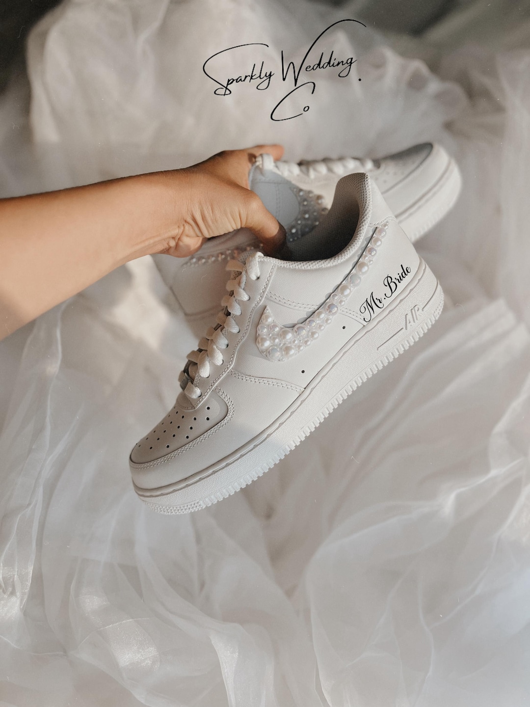 Tênis de casamento Nike Air Force Bride com pérolas brancas