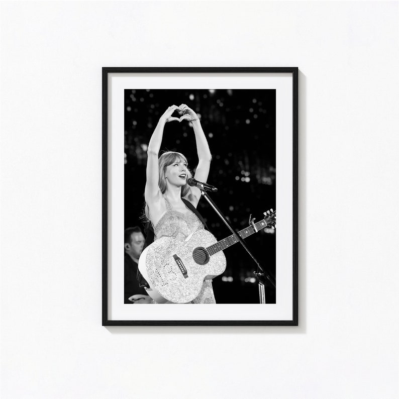 Taylor Swift Posters / Taylor Swift Black and White Poster / Taylor