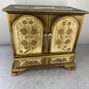 Royal Sealy Music Box - Etsy