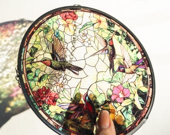 Colibrí con flor en vidriera, adorno colgante de vidriera con pájaro, arte de colibrí, atrapaluz de vidrio, atrapasol de vidrio hecho a mano