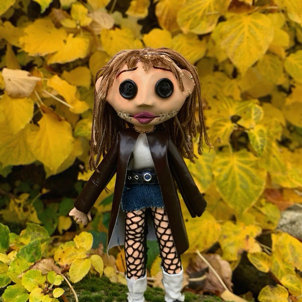 Muñeca hecha a mano personalizada sobre el tema de Coraline