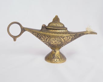 Handcrafted Brass Aladdin Magic Lamp, Vintage Oil Lamp Decor