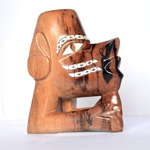 ソロモン諸島ヴィンテージ貝が美しい木彫り彫刻　守り神　プリミティブアート　民藝 Solomon Islands Carving - Etsy