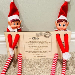 Cartão postal personalizado gravado a laser com elfo Estou de volta Revelação do elfo de Natal