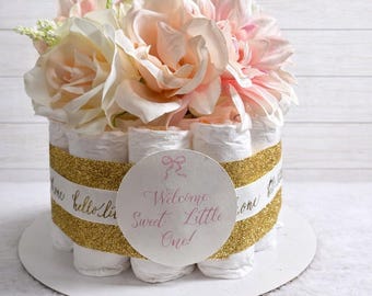 Elegante pastel de pañales floral