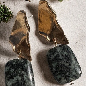 Naturel Stone Vintage Stud Earrings