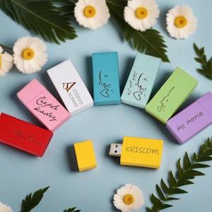 Unidad USB de madera colorida grabada personalizada: USB de color ideal para bodas, aniversarios, fotografía y logotipos. Disponible en 8GB-128GB #7