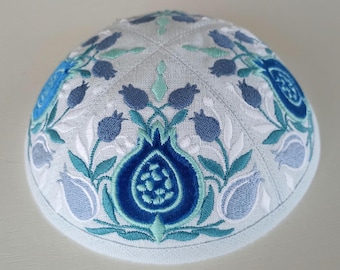 Kipá de lino azul claro con bordado - Elegante kipá de boda - Personalizada - Artículos judaicos para el novio o los invitados