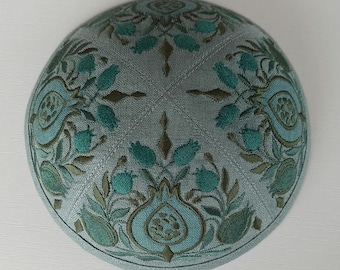 Kipá de lino verde salvia con bordado - Elegante kipá de boda - Personalizada - Artículos judaicos para el novio o los invitados