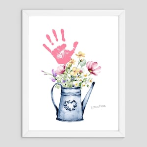 Fleurs dans un arrosoir - créations artistiques empreintes de main - enfants bébé tout-petit - carte cadeau bricolage - fête des mères - activités préscolaires à la garderie