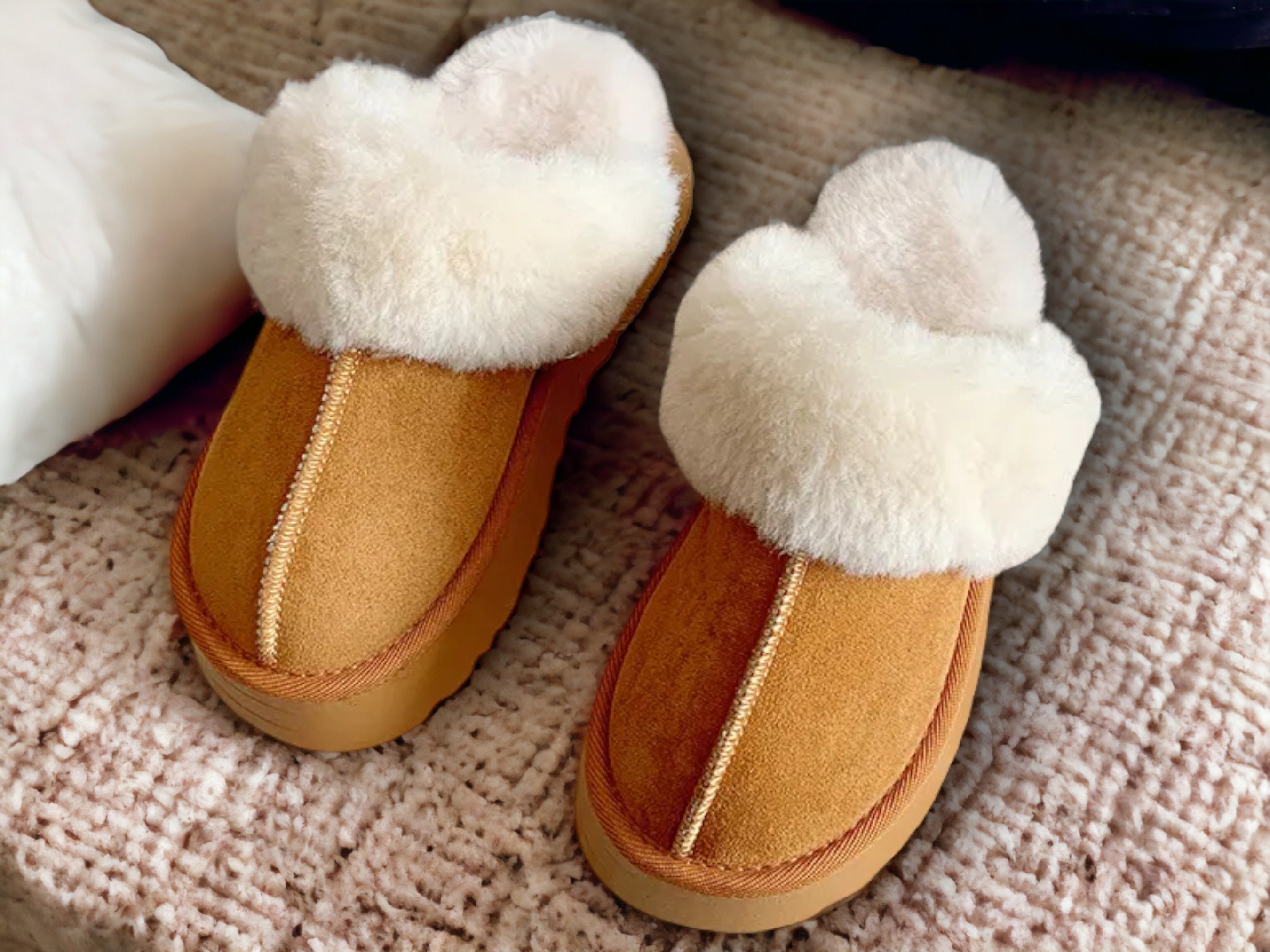 Louis vuitton shop fur slippers