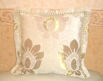 Opulent pillows. Velvet and gold. 50x50