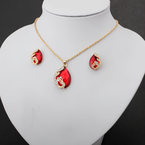 Parure de bijoux raffinée : pendentif goutte en cristal avec bague réglable et boucles d'oreilles assorties Cadeau de la Saint-Valentin