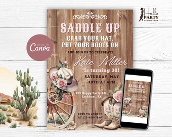 Puede incluir: Una invitación a una fiesta de cumpleaños de temática rústica con un sombrero de vaquero rosa y blanco, botas y detalles florales. El texto dice "Saddle Up, Grab Your Hat, Put Your Boots On" y "Kate Miller cumple 30! Sábado, mayo 18 a las 4 pm".