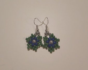 Handcrafted Earrings, Handmade Jewelry, Beaded Flower Daisy Earrings, Seed Bead Jewelry, Floral Earrings, Best Friend Gift, Dangle Earrings