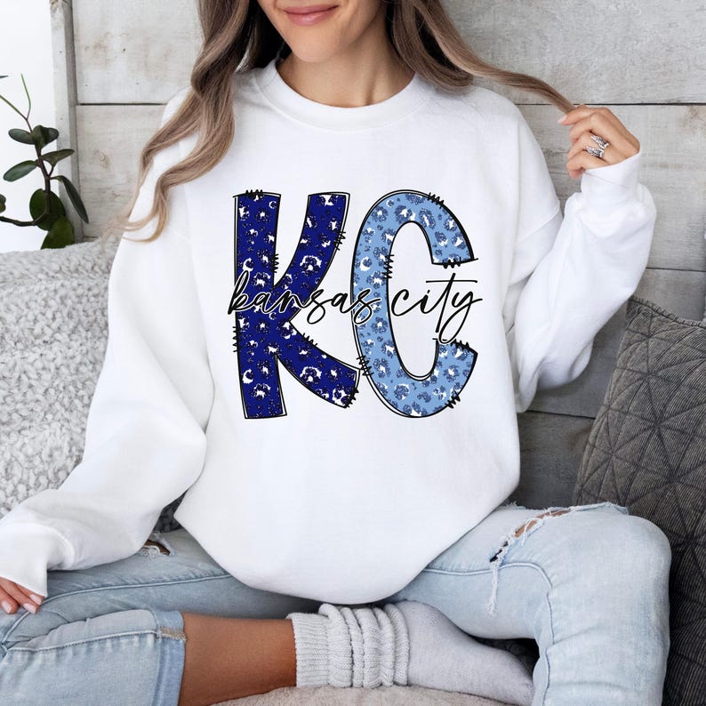 Kansas City Baseball KC Leopardmönstrad Crewneck-tröja | Kungsblå Kläder och Utrustning för Team Tailgate bild 3