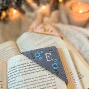 Personalized bookmark, custom bookmark, cute bookmark, corner bookmark, crochet bookmark, embroidered bookmark corner, aesthetic bookmark