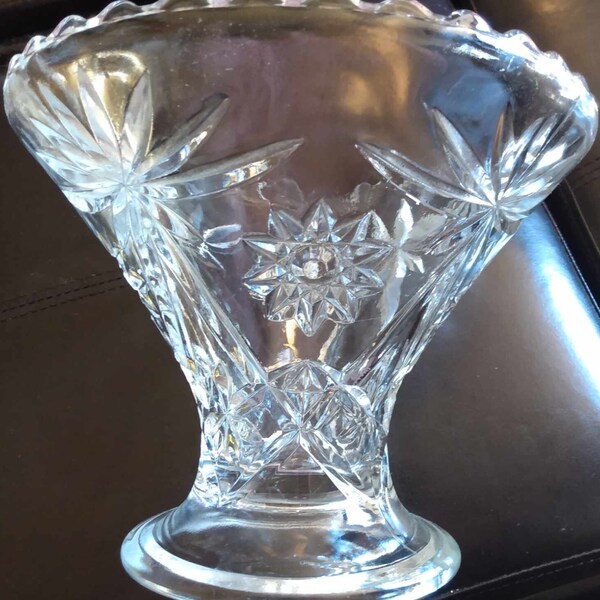 Vintage Anchor Hocking Star Of David Early American Clear Pre cut Vase/Bowl!  9" Diameter x 7" Tall!