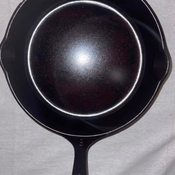 Vintage #8 Unmarked Wagner Cast Iron Skillet