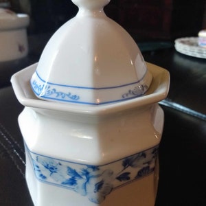 Vintage Christopher Stuart Dresden Blue Sugar Dish with Lid Beautiful Porcelain Fine China 5 x 3.5 image 6