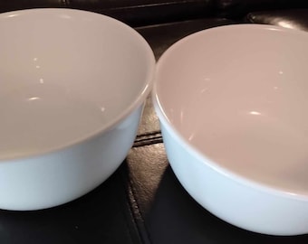 Set of two Corning Corelle Winter Frost Solid White 24 Oz  Soup/Cereal Bowls! 6.5" wide x 3" tall!