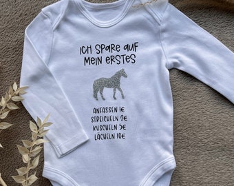 Baby Body Langarm - Aufdruck ich spare auf mein erstes Pferd - Weiß - Geschenk - Geburt