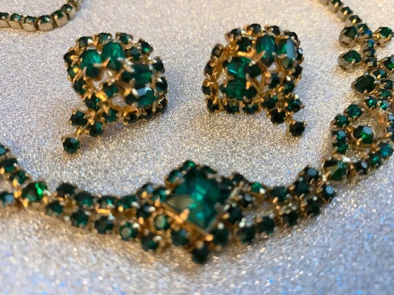 BEAUTIFUL Vtg Emerald Rhinestone Parure Weiss Lux… - image 7