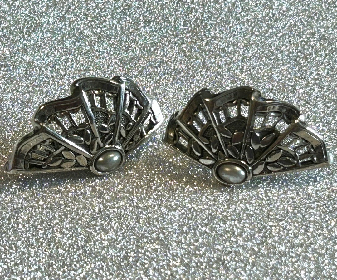 Fan As Ruffles Vintage Asian Japan Ruffle Fan Clip on Earrings Silver Tone Brushed ...