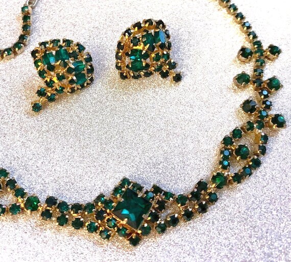 BEAUTIFUL Vtg Emerald Rhinestone Parure Weiss Lux… - image 1