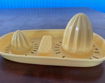 Vintage Juicer - Oranges and Lemons- Yellow Plastic