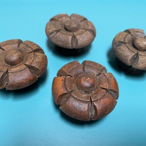 Boutons/poignées Art Déco sculptés (4)