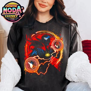 Camiseta vintage del Dr. Strange: Retrato de la silueta de los Vengadores