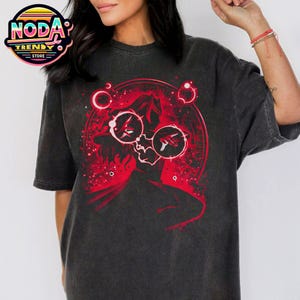 Camiseta vintage de los Vengadores de Marvel con silueta de Wanda Maximoff, camiseta del campus de los Vengadores, cómics de Marvel, Wanda Vision, Infinity War.