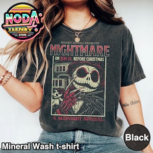 Puede incluir: Camiseta negra con lavado mineral con un gr&aacute;fico de "Nightmare Before Christmas". El dise&ntilde;o incluye a Jack Skellington, el texto "Nightmare on Elm St. Before Christmas" y "A Midnight Special."