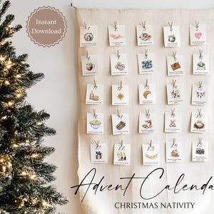 Puede incluir: Un calendario de adviento imprimible con 25 tarjetas numeradas que presentan ilustraciones de una escena de la natividad navideña. Las tarjetas están colgadas en un fondo de tela beige. El texto "Calendario de adviento" y "Natividad navideña" está impreso debajo de las tarjetas.