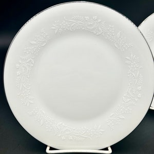 Noritake REINA 6450Q  Dinner Plates  Vintage Dinnerware Set of 2