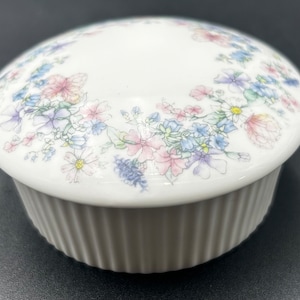 Wedgwood Bone China Trinket Box with lid, Dresser Keeper, Ring Dish, Made in England 4” Diameter Vintage