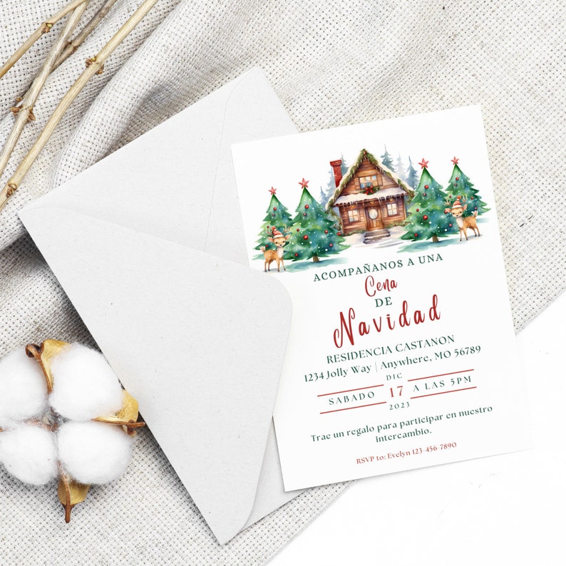 Puede incluir: Una invitaci&oacute;n a una cena de Navidad con una ilustraci&oacute;n de acuarela de una caba&ntilde;a acogedora en el bosque. La invitaci&oacute;n es para una cena el s&aacute;bado 17 de diciembre a las 5 PM. El texto dice "Acompa&ntilde;anos a una Cena de Navidad" e incluye la direcci&oacute;n y la informaci&oacute;n de RSVP.