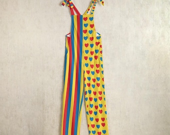 Clown-jumpsuit: clowncore-broek, retro gestreepte overall en hartoverall voor Valentijnsdag