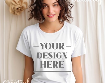 Könnte beinhalten: Weißes T-Shirt mit dem Text "YOUR DESIGN HERE" in Grau auf der Vorderseite.